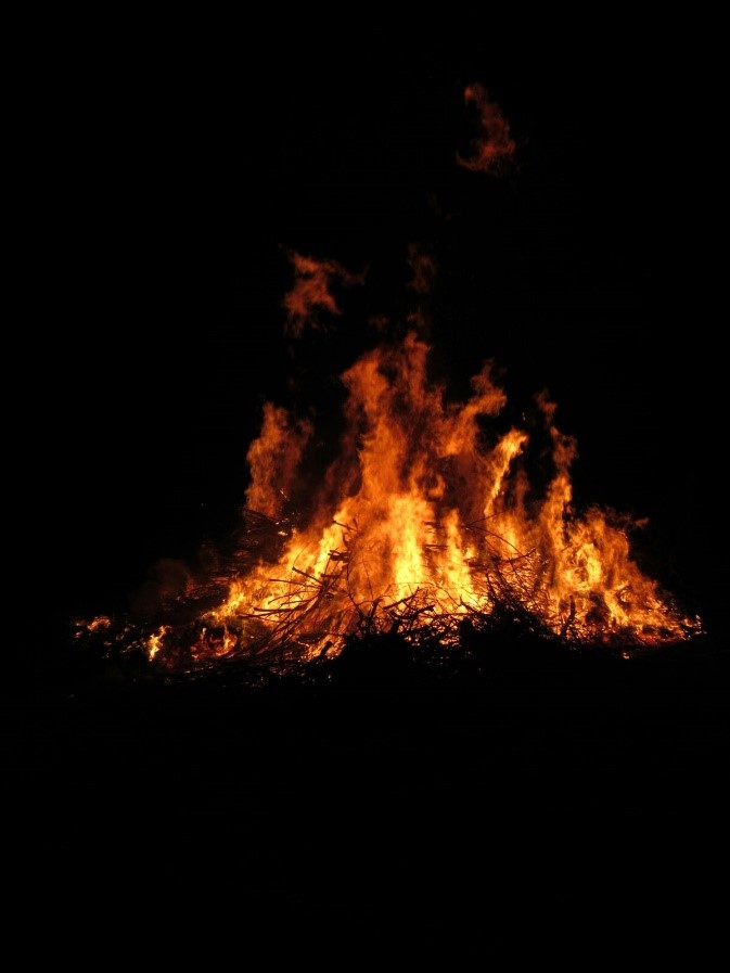 Osterfeuer-Kopie.jpg